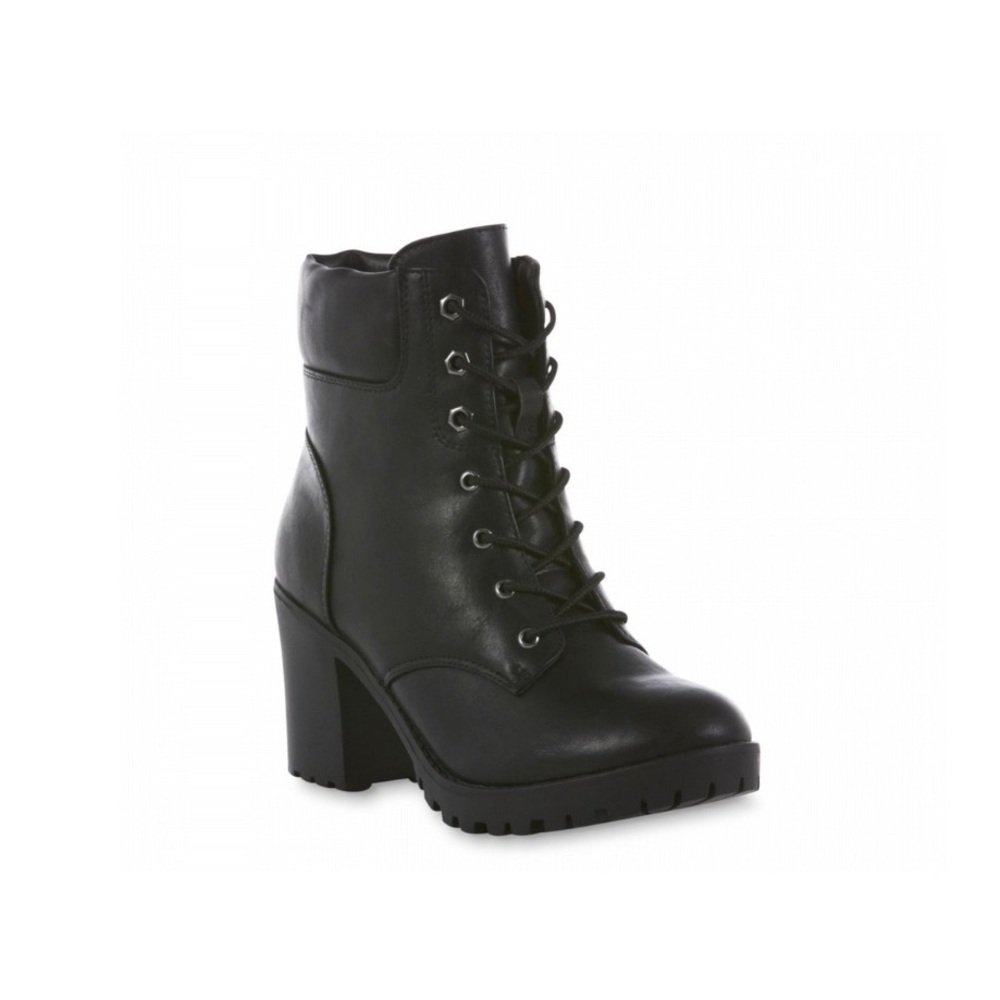 NWT Gia Chunky Heel Lace-Up Bootie by SM New York